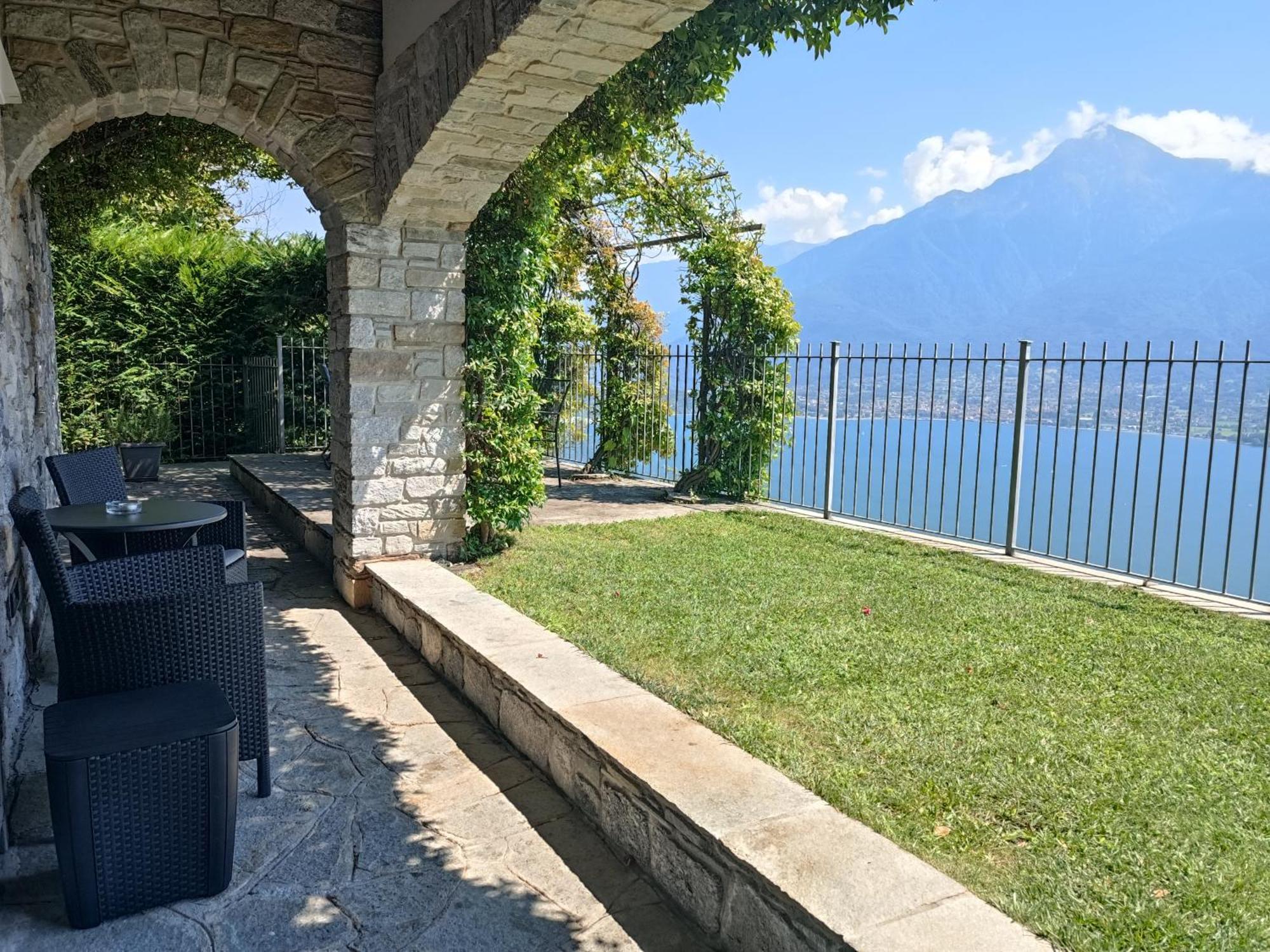 Villa Valuri Vista Magnifica Sul Lago Di Como Appartamento Piano Terra Vercana Exterior photo